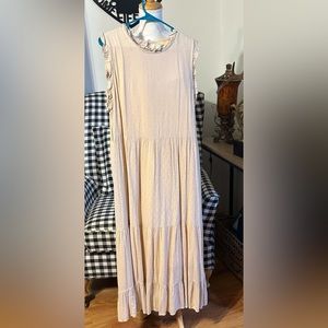 Sweet Magnolia Size L Beige Dress